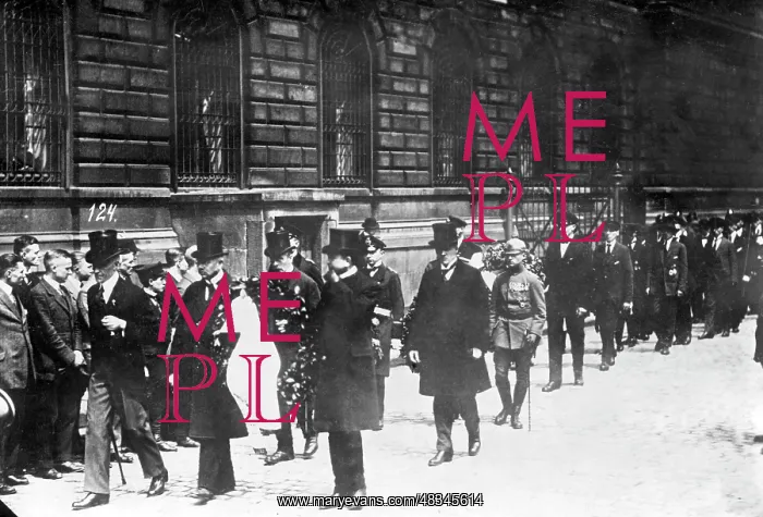: Funeral procession of Albert Leo Schlageter in Duesseldorf : Funeral procession of Albert Leo Schlageter in Duesseldorf