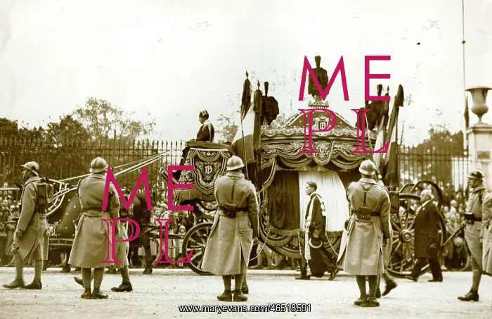 : Funeral procession of assassinated President Doumer : Funeral procession of assassinated President Doumer