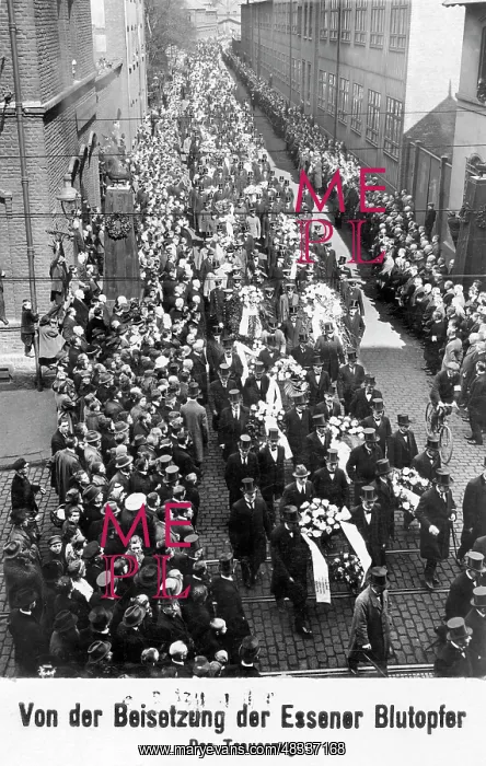 : Funeral procession for the Essener Blutopfer : Funeral procession for the Essener Blutopfer