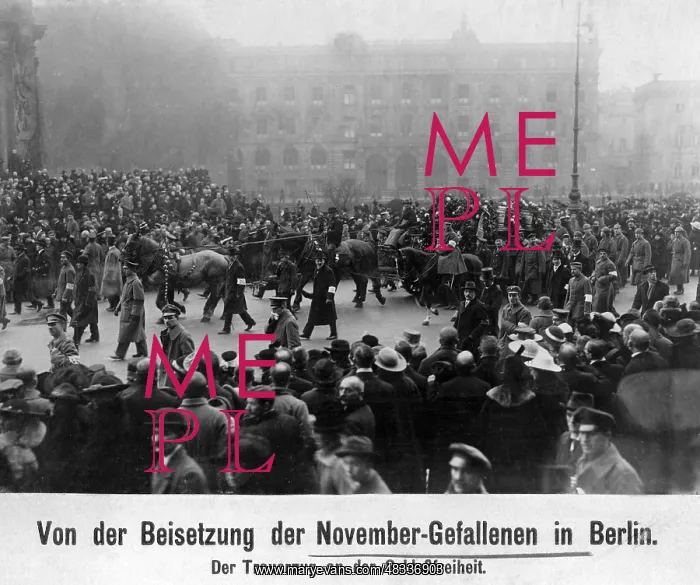 : Funeral procession of the victims of the November Revolution : Funeral procession of the victims of the November Revolution
