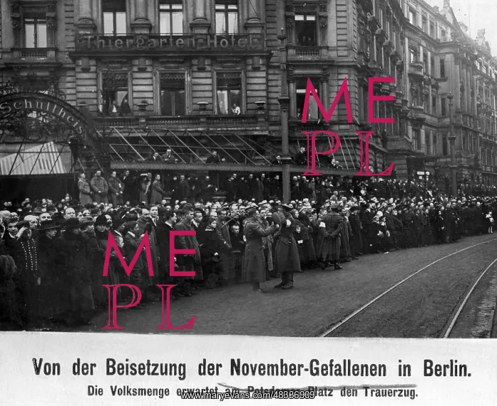 : Funeral procession of the victims of the November Revolution : Funeral procession of the victims of the November Revolution
