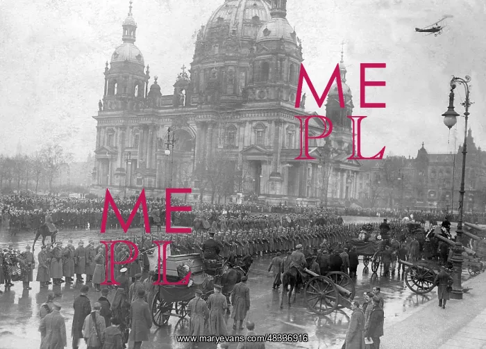 : Funeral procession for the victims of the Revolution, 1918 : Funeral procession for the victims of the Revolution, 1918