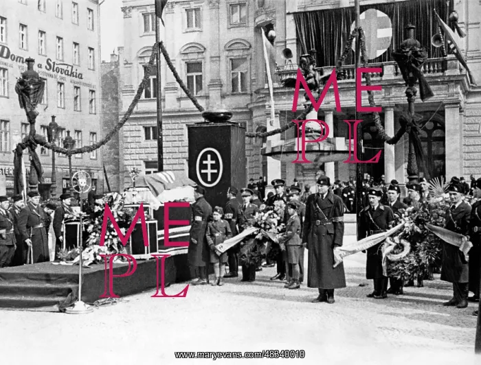 : Funeral service for the member of the Hlinka : Funeral service for the member of the Hlinka