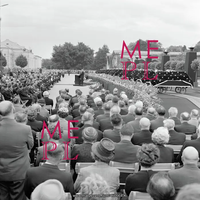 : Funeral of the victims of the tramway catastrophy : Funeral of the victims of the tramway catastrophy