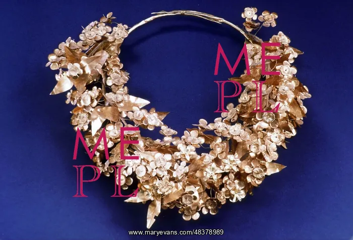 : Funerary wreath from the Macedonian royal tombs : Funerary wreath from the Macedonian royal tombs