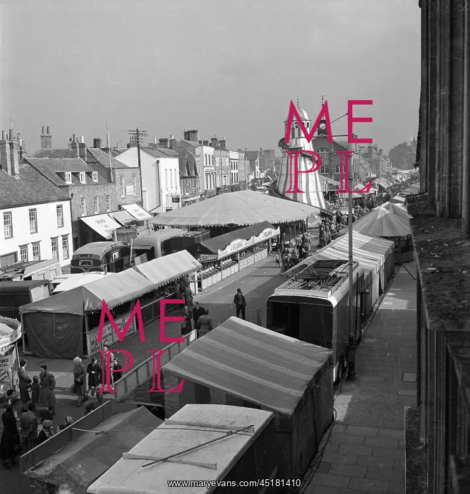 : Funfair In Thame : Funfair In Thame