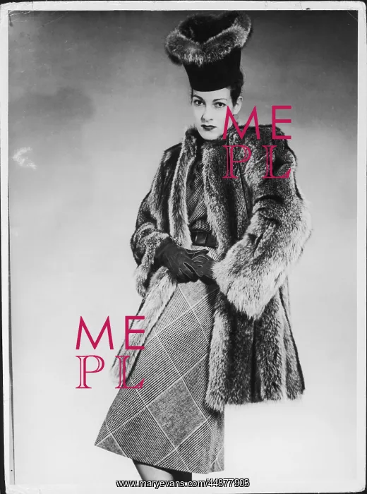 : FUR COAT & HAT 1930S : FUR COAT & HAT 1930S