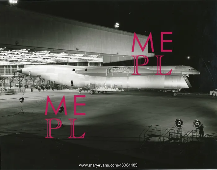 : The fuselage of the first Lockheed C-5A Galaxy is moved : The fuselage of the first Lockheed C-5A Galaxy is moved
