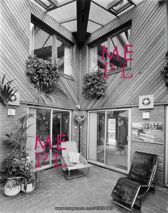 : Future Home 2000, Coleshill Place, Bradwell, Milton Keynes : Future Home 2000, Coleshill Place, Bradwell, Milton Keynes