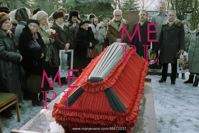 : Fyodor Shalyapin's Daughter's Funeral : Fyodor Shalyapin's Daughter's Funeral