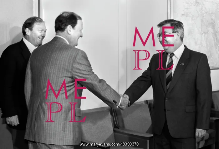 : G. Charbonneau and J. Fraser visit the USSR : G. Charbonneau and J. Fraser visit the USSR