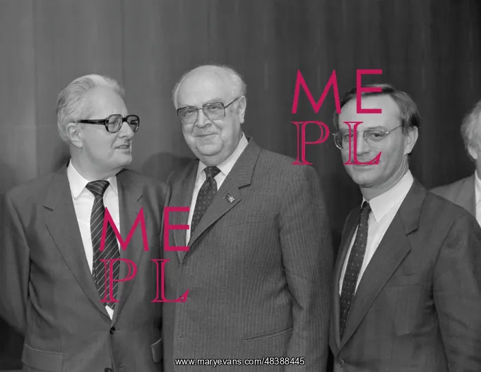 : G.-I. Fogel in the USSR : G.-I. Fogel in the USSR