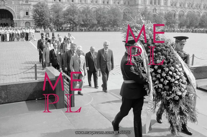 : G. Wakasugi's visit to USSR : G. Wakasugi's visit to USSR