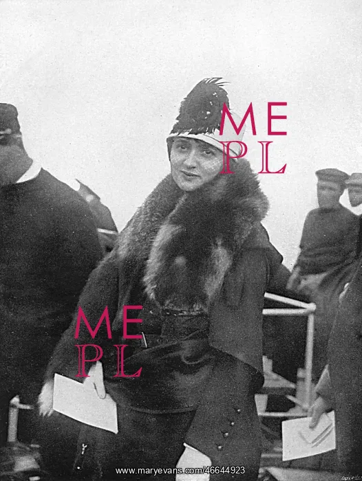 : Gaby Deslys sailing to England, 1915 : Gaby Deslys sailing to England, 1915