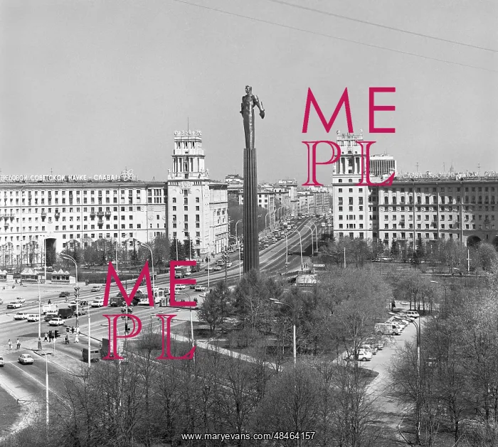 : Gagarin Square in Moscow, 1987 : Gagarin Square in Moscow, 1987