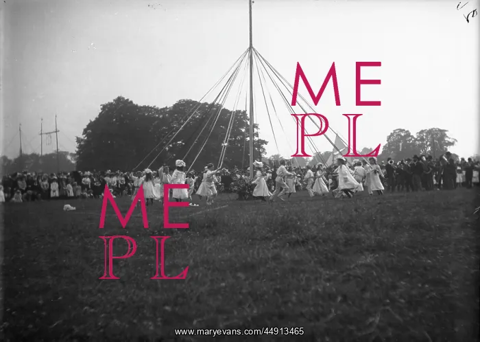 : Gala, Bexleyheath. Dancing round the may pole : Gala, Bexleyheath. Dancing round the may pole