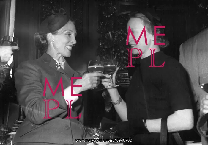 : Galina Oulanova and Lycette Darsonval in Paris : Galina Oulanova and Lycette Darsonval in Paris