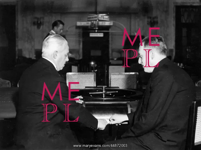 : GAMBLING / ROULETTE : GAMBLING / ROULETTE