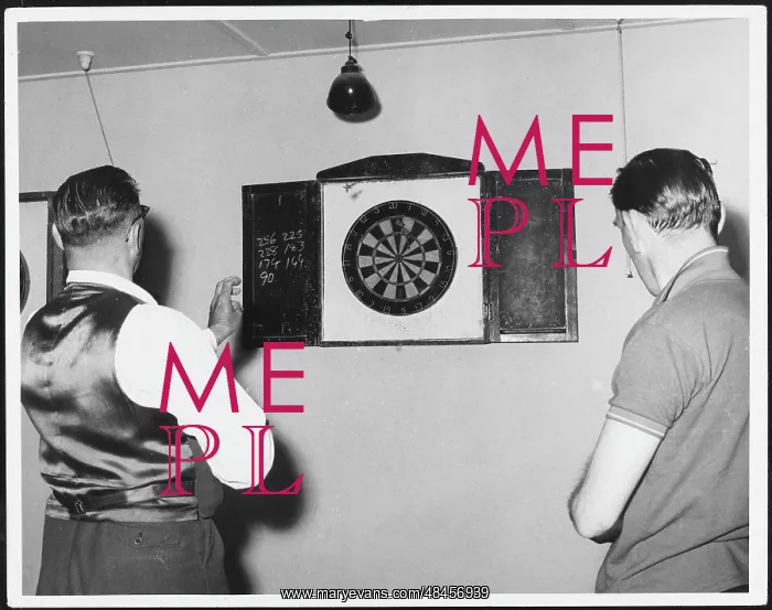 : A GAME OF DARTS : A GAME OF DARTS