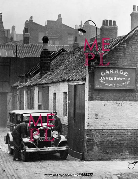 : GARAGE WITH A PAST : GARAGE WITH A PAST
