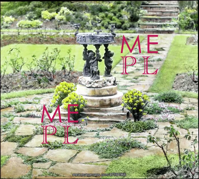 : Garden at Heronden, Tenterden, Kent : Garden at Heronden, Tenterden, Kent