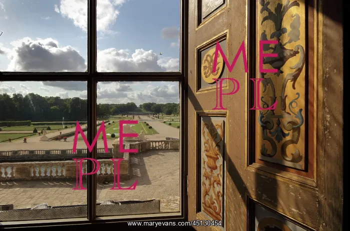: Gardens, Chateau de Vaux-le-Vicomte, Maincy, Seine-et-Marne : Gardens, Chateau de Vaux-le-Vicomte, Maincy, Seine-et-Marne