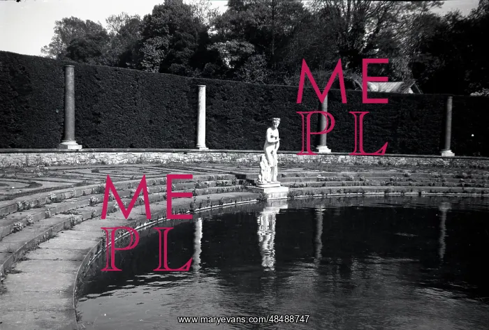 : The Gardens, Hever Castle, Kent : The Gardens, Hever Castle, Kent