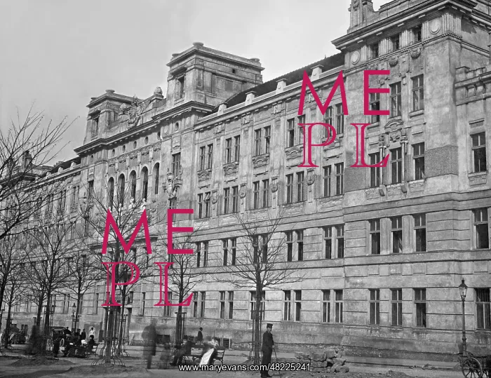 : Garrison Court in Vienna, 1910 : Garrison Court in Vienna, 1910