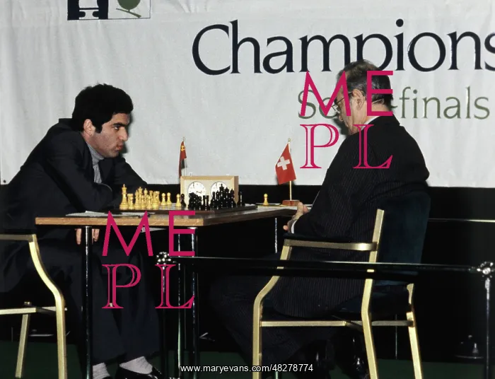 : Garry Kasparov v Viktor Korchnoi, 1983 : Garry Kasparov v Viktor Korchnoi, 1983