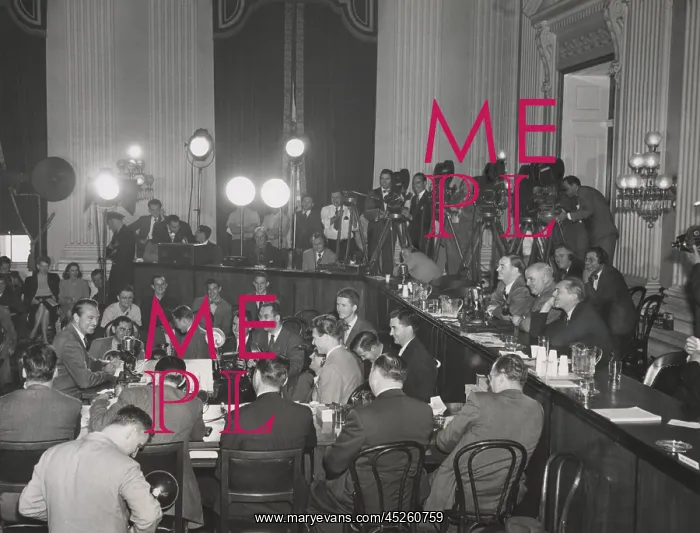 : Gary Cooper testifying before the House Un-American : Gary Cooper testifying before the House Un-American
