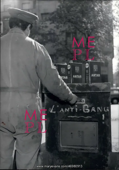 : Gas - Oil. 1960 - Special Anti-Gang safe for Paris petrol Petrol stations : Gas - Oil. 1960 - Special Anti-Gang safe for Paris petrol Petrol stations