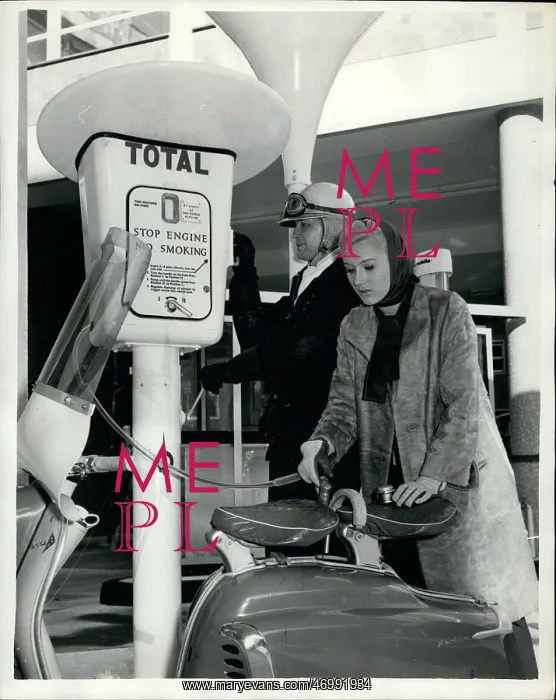 : Gas - Oil. Nov. 11, 1961 - Self-Service Petrol Pump : Gas - Oil. Nov. 11, 1961 - Self-Service Petrol Pump