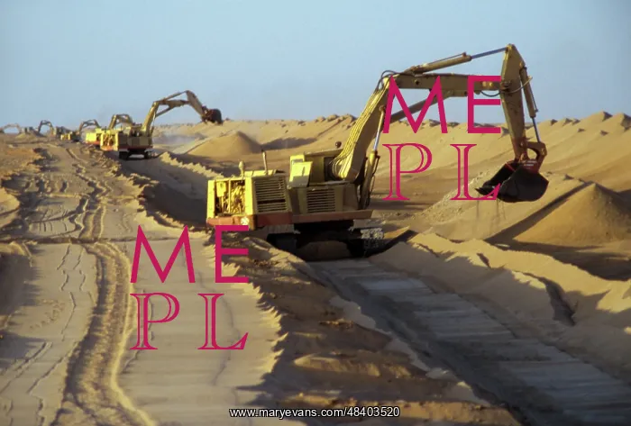 : Gas pipeline construction in Algeria, 1984 : Gas pipeline construction in Algeria, 1984