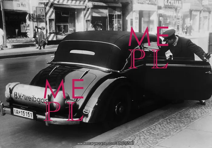 : Gas-powered automobile, 1939 : Gas-powered automobile, 1939