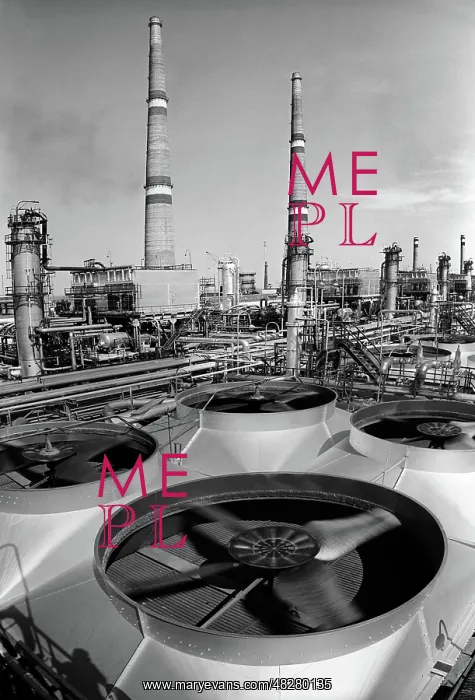 : Gas processing plant in Orenburg, 1975 : Gas processing plant in Orenburg, 1975