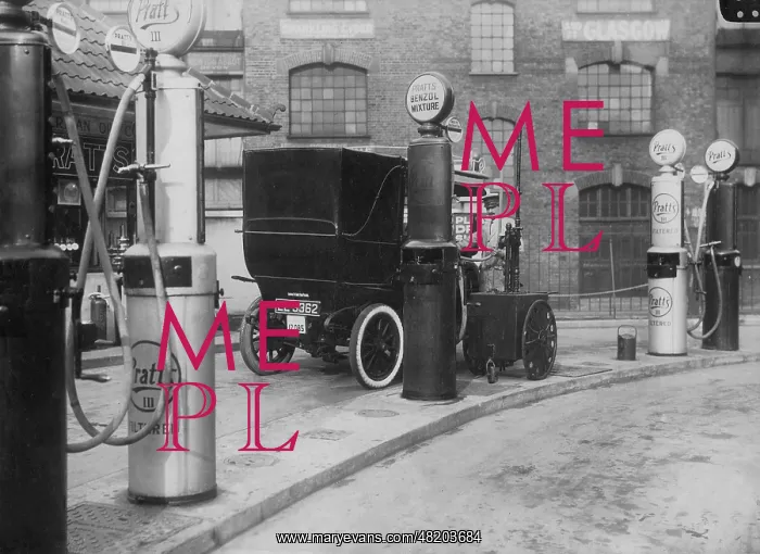 : Gas station, 1924 : Gas station, 1924