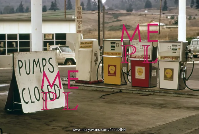 : Gas station with closed pumps along Interstate ? : Gas station with closed pumps along Interstate ?
