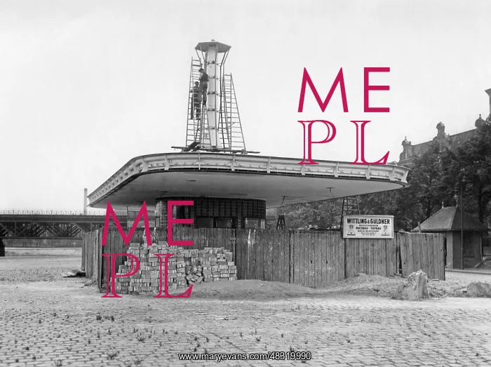  : Gas station under construction, 1930