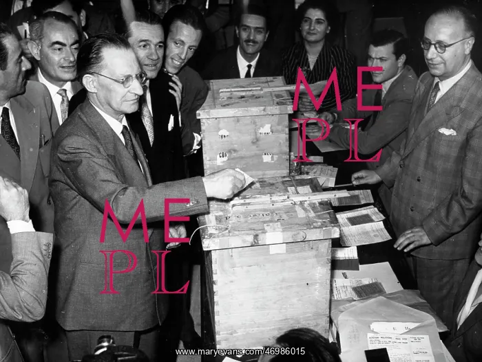 : De Gasperi : De Gasperi