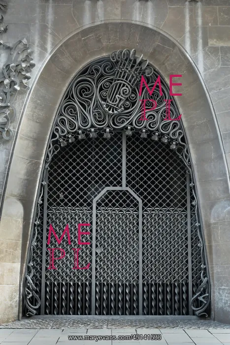 : Gate, Palau Guell, Barcelona, Spain : Gate, Palau Guell, Barcelona, Spain