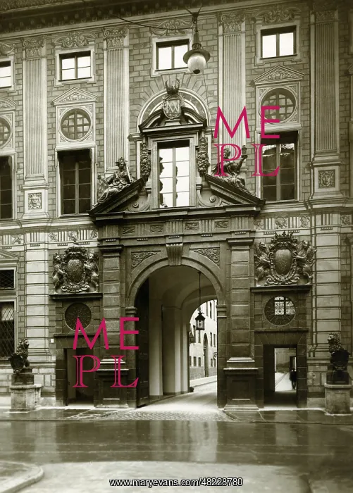 : Gate to the residence in the Residenzstrasse in Munich : Gate to the residence in the Residenzstrasse in Munich