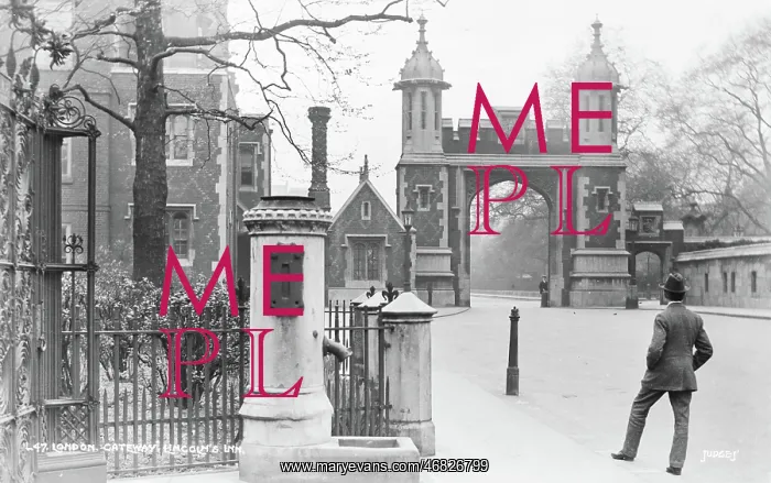: Gateway to Lincoln's Inn : Gateway to Lincoln's Inn