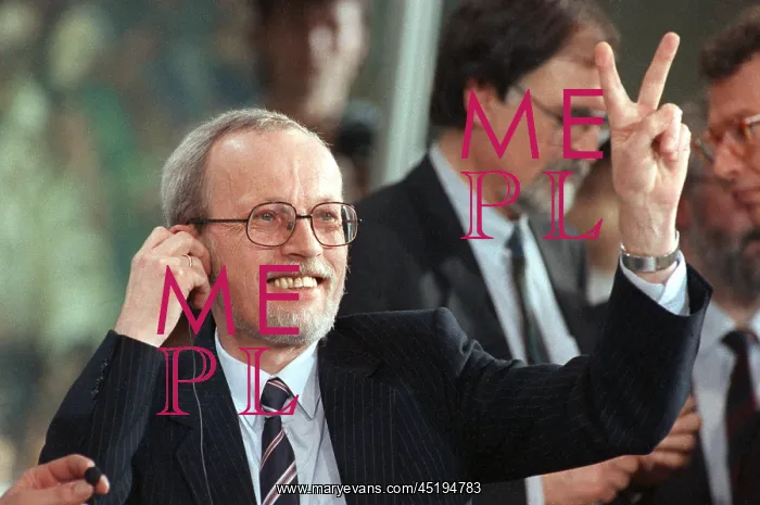 : GDR election campaign in 1990 : GDR election campaign in 1990