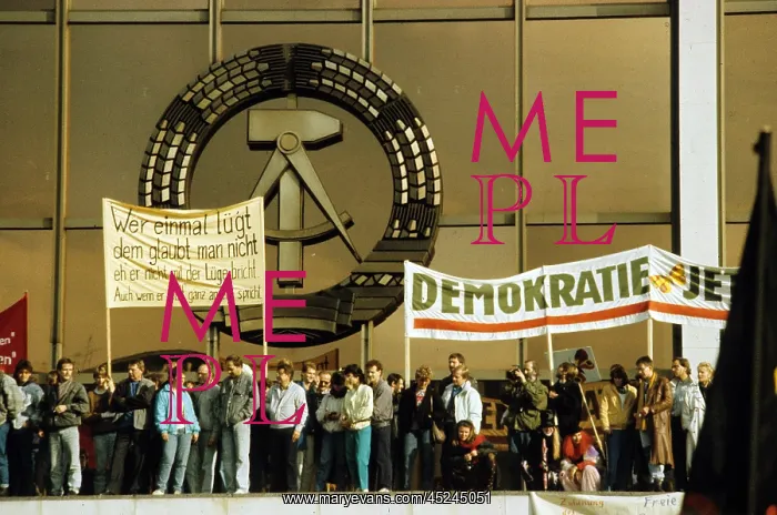 : GDR - Reunification - Mass Rally in Berlin : GDR - Reunification - Mass Rally in Berlin