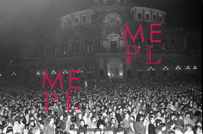 : GDR - Reunification - Monday Demonstration in Dresden : GDR - Reunification - Monday Demonstration in Dresden
