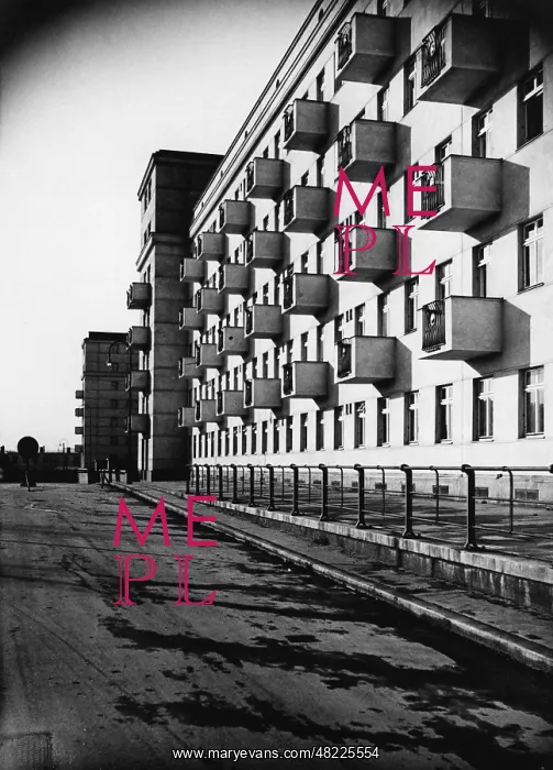 : Gemeindebau (municipal tenement complex) in Vienna, 1932 : Gemeindebau (municipal tenement complex) in Vienna, 1932