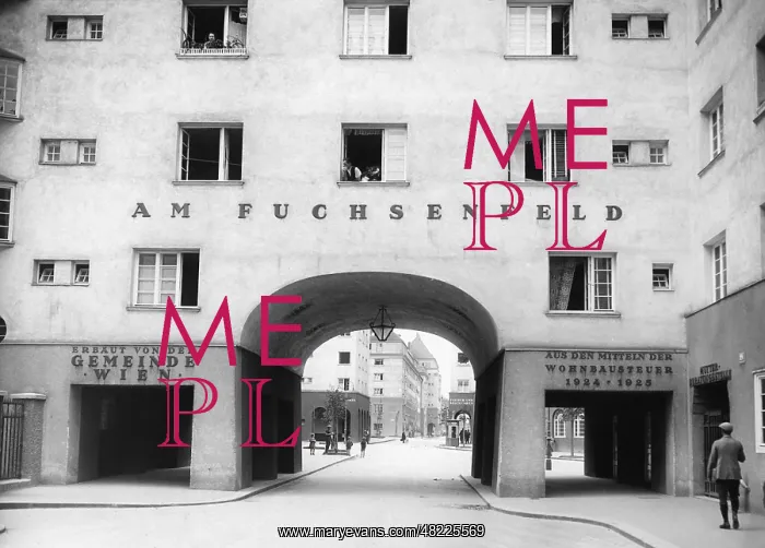 : Gemeindebau (municipal tenement complex) in Vienna, 1932 : Gemeindebau (municipal tenement complex) in Vienna, 1932