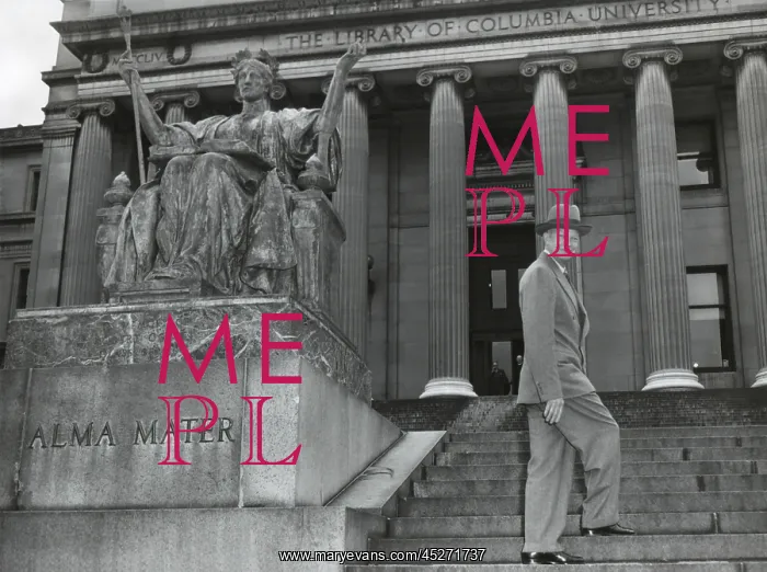 : Gen. Dwight Eisenhower on the steps of Low Library : Gen. Dwight Eisenhower on the steps of Low Library