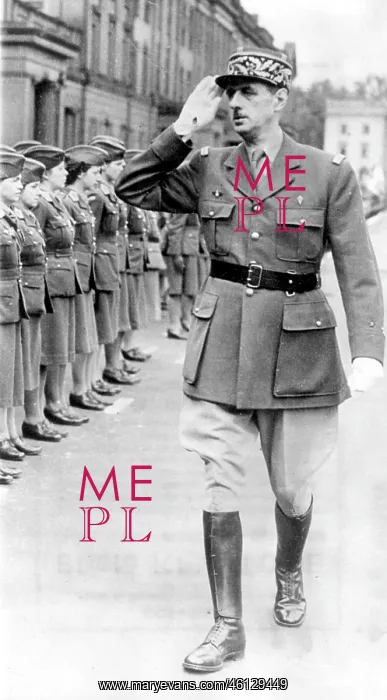 : General Charles De Gaulle inspecting troops, WW2 : General Charles De Gaulle inspecting troops, WW2
