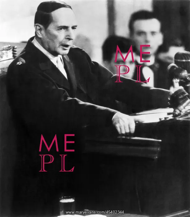 : General Douglas MacArthur delivers an emotional : General Douglas MacArthur delivers an emotional